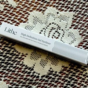 NIB Lithe High definition Gel Eyeliner-Black